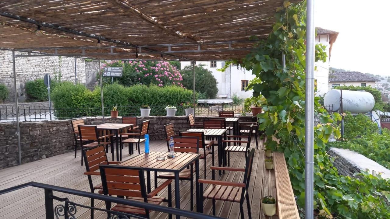 Silver Hill Guesthouse Гирокастра Экстерьер фото