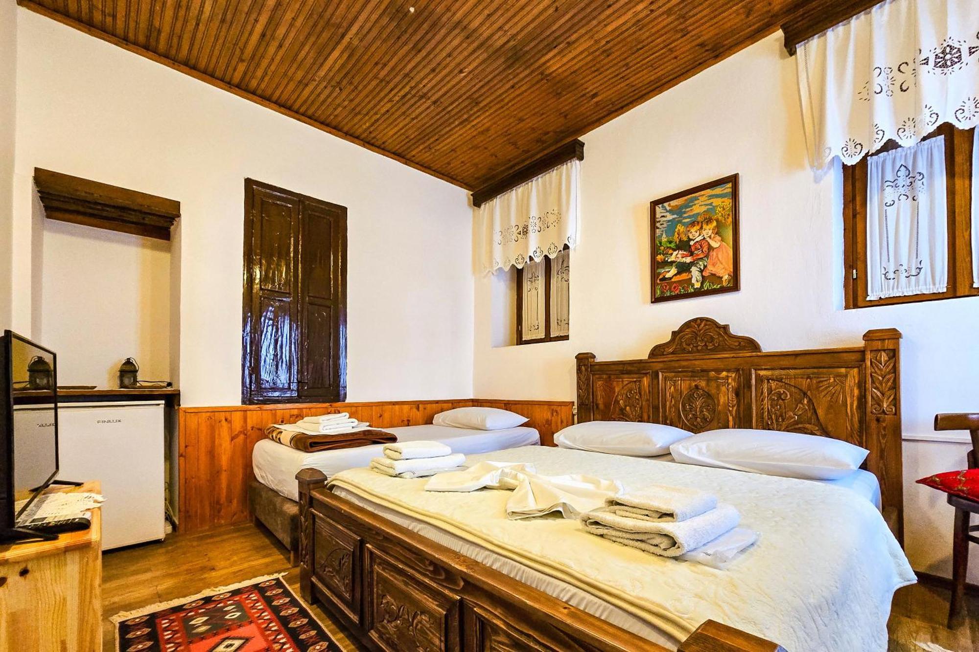 Silver Hill Guesthouse Гирокастра Экстерьер фото