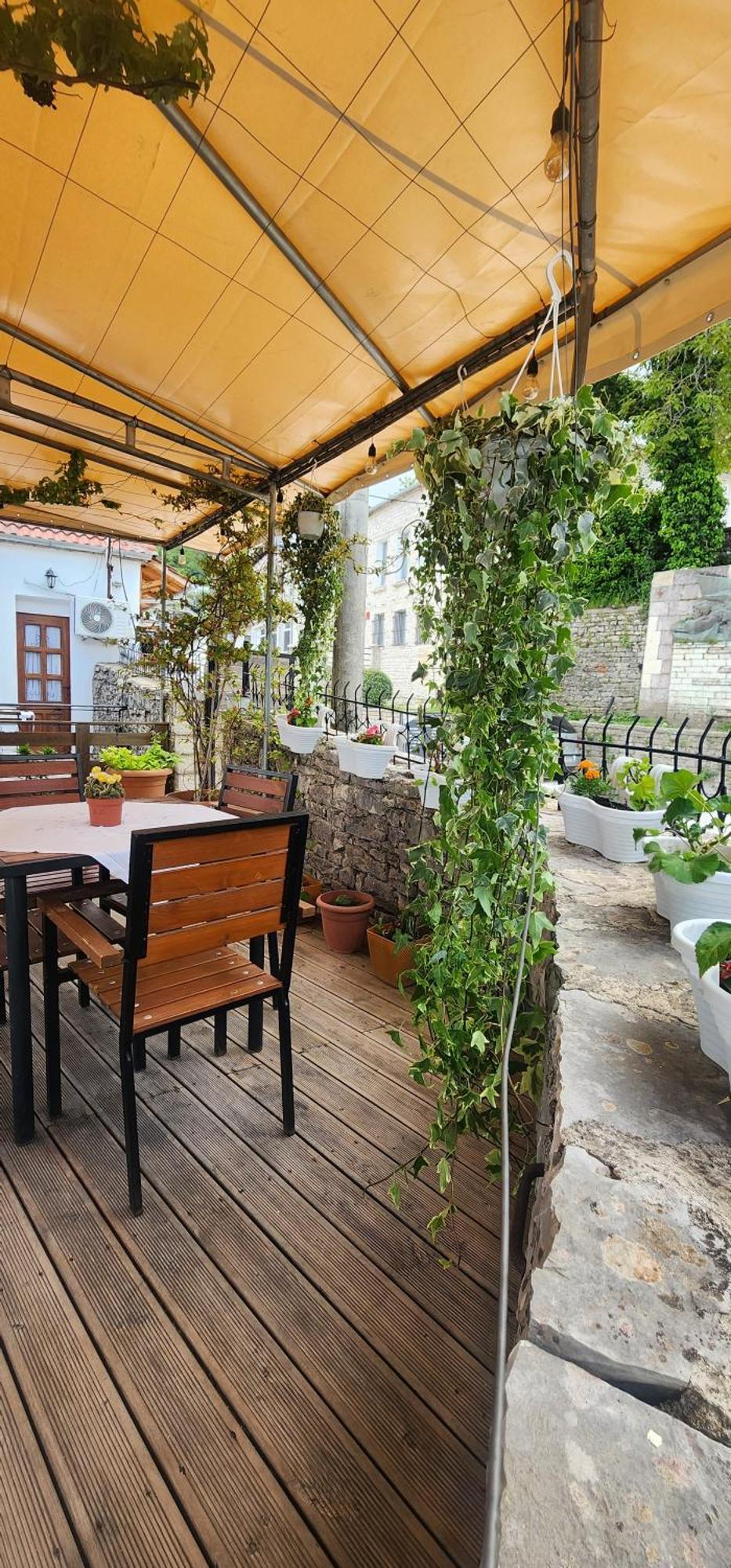Silver Hill Guesthouse Гирокастра Экстерьер фото